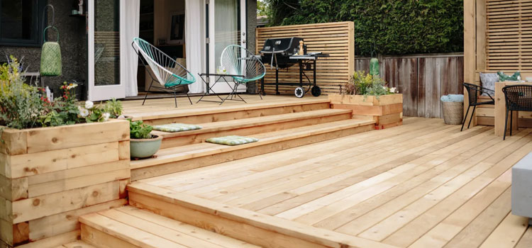 Cedar Decking in Valley Village, CA